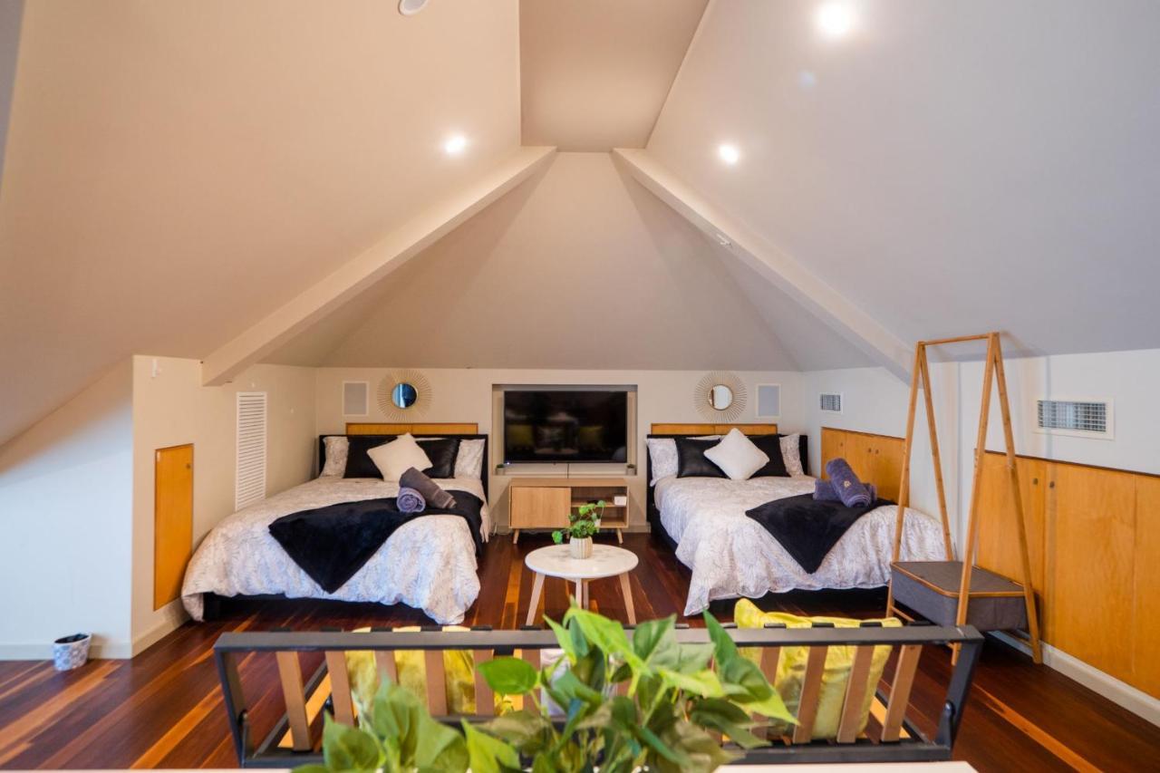 Quiet Private Studio In Strathfield With Kitchenette And Private Bathroom 3Min To Station Sleeps 6 シドニー エクステリア 写真