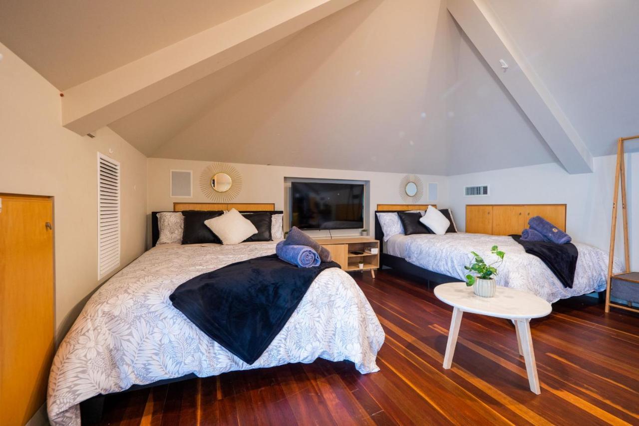 Quiet Private Studio In Strathfield With Kitchenette And Private Bathroom 3Min To Station Sleeps 6 シドニー エクステリア 写真